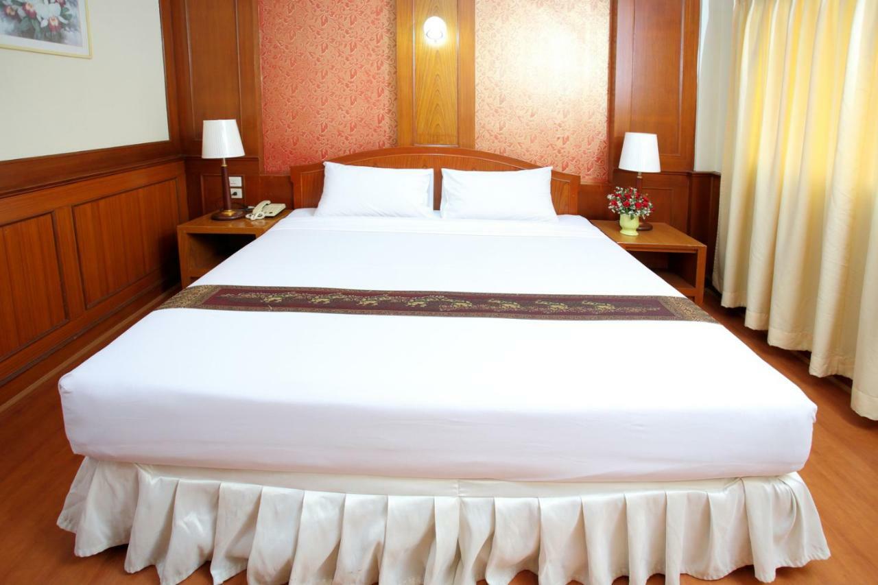 Pj Watergate Hotel Bangkok Exterior photo